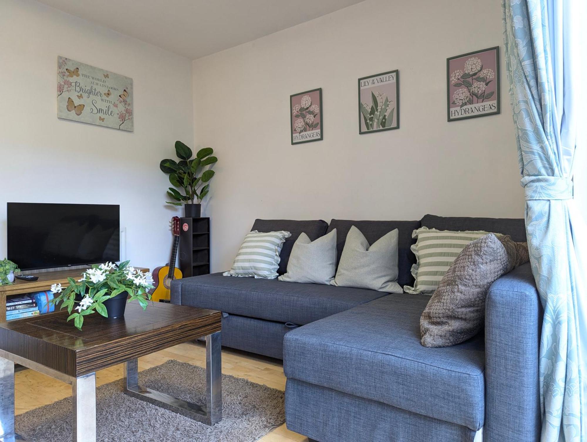 Large 3-bedrooms House Near Centre Free Parking Liverpool