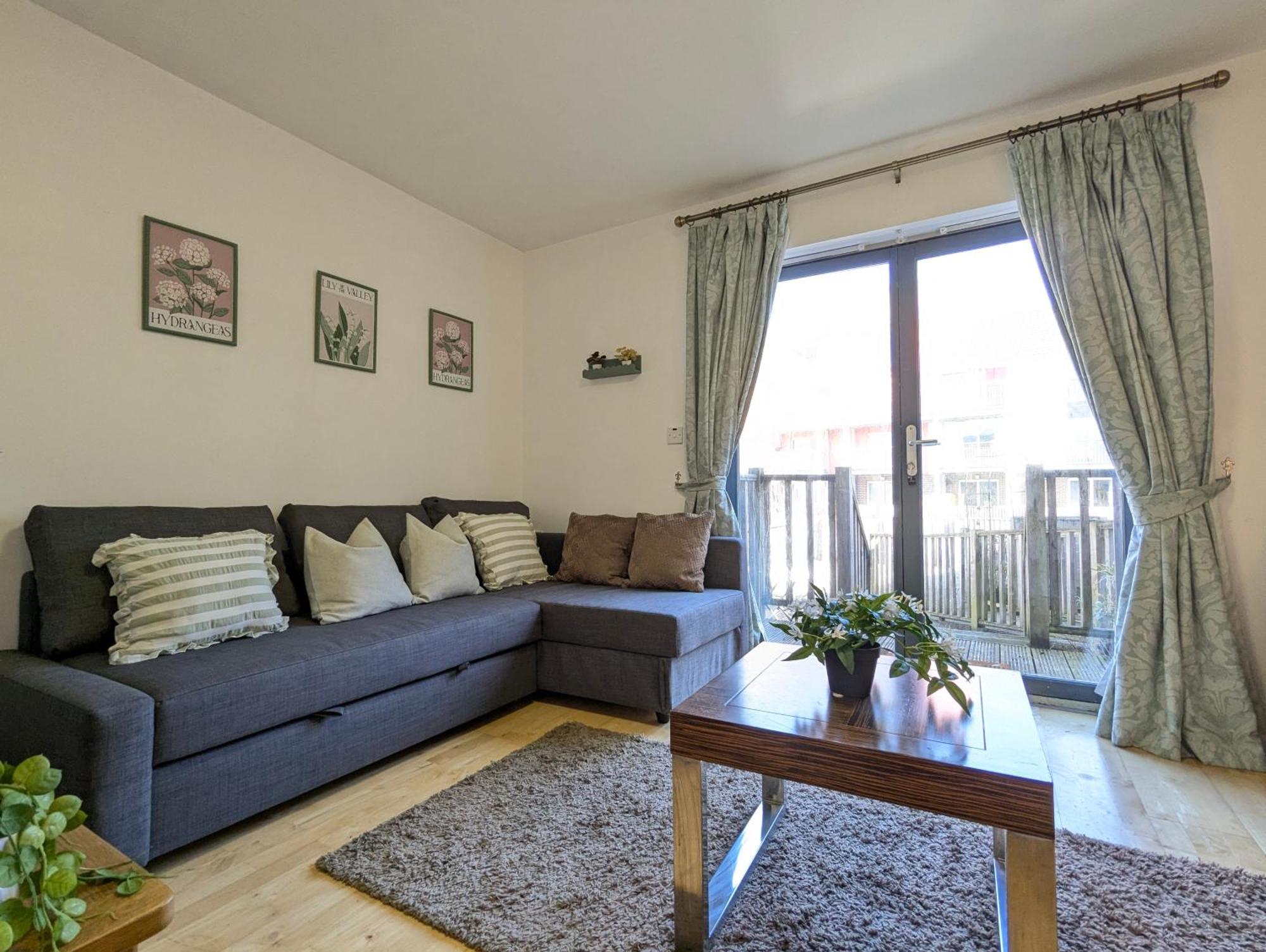 Large 3-bedrooms House Near Centre Free Parking Holiday home