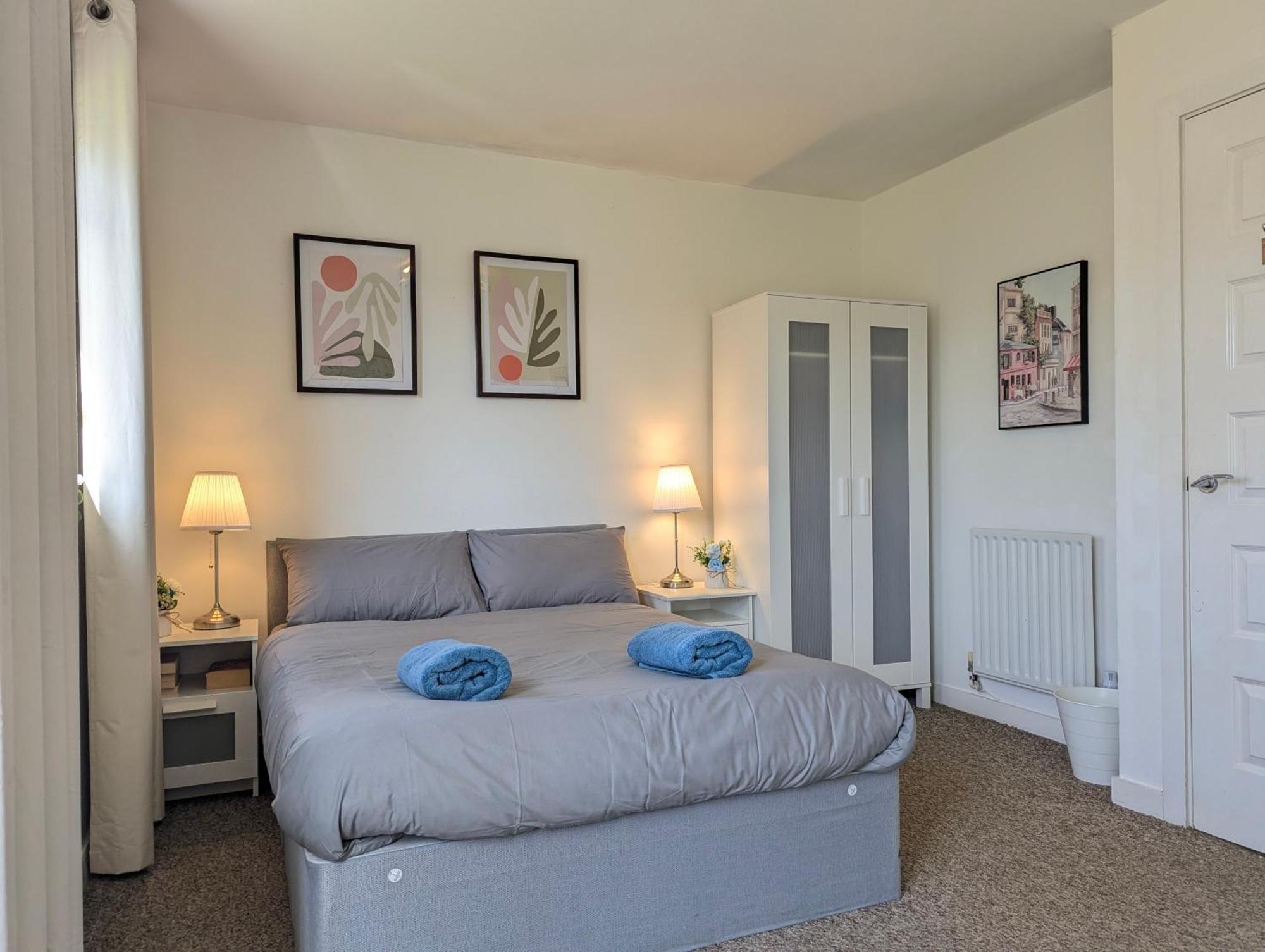 Large 3-bedrooms House Near Centre Free Parking Liverpool