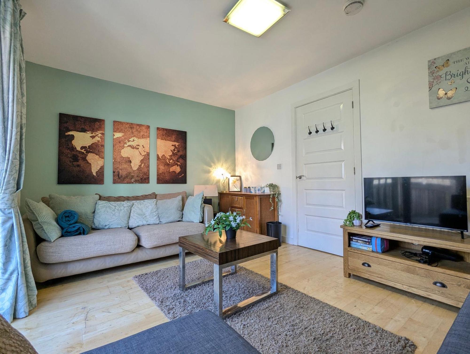 Large 3-bedrooms House Near Centre Free Parking Holiday home